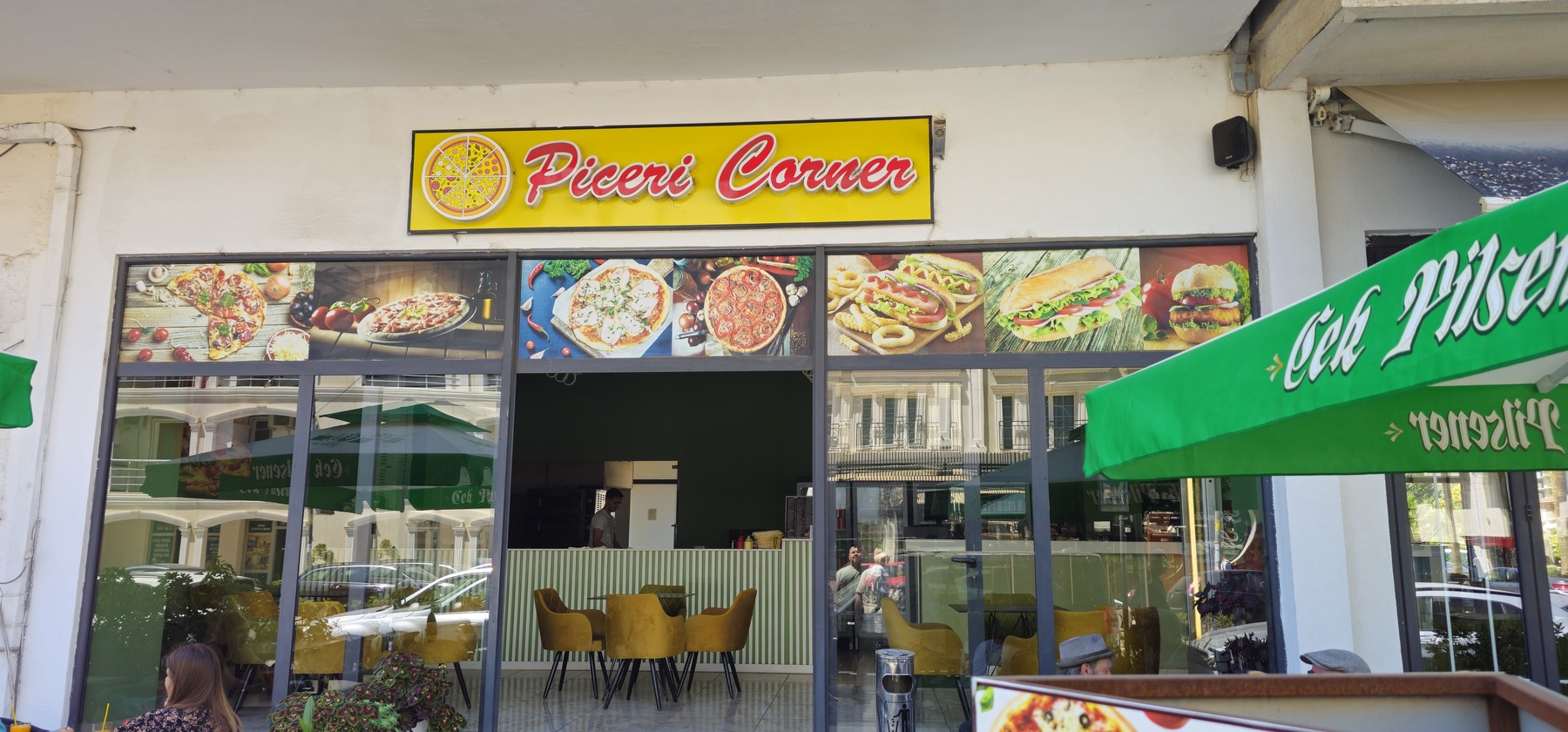 Piceri Corner